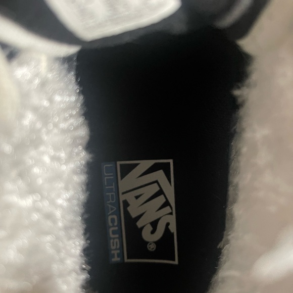 Vans - Picture 6 of 7